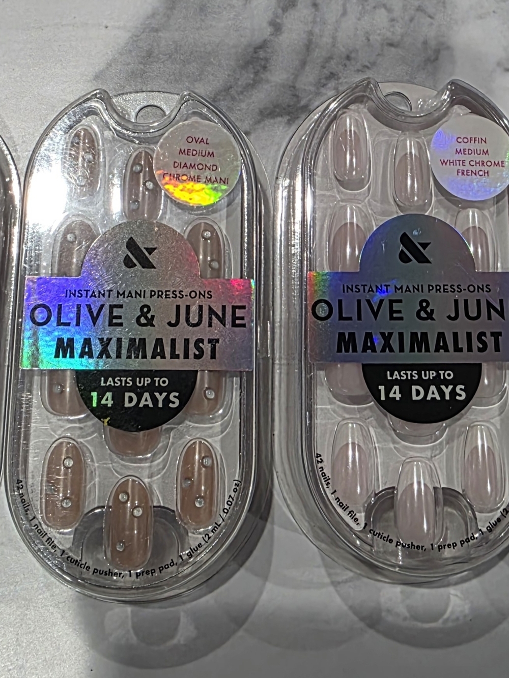 4 x Olive & June Minimalist Press On Nails, (2) French/ (2) Diamond Chrome